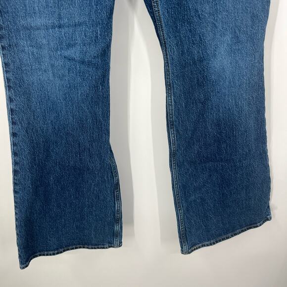 Levi’s 70s High Rise Flare Jeans - Picture 4 of 7